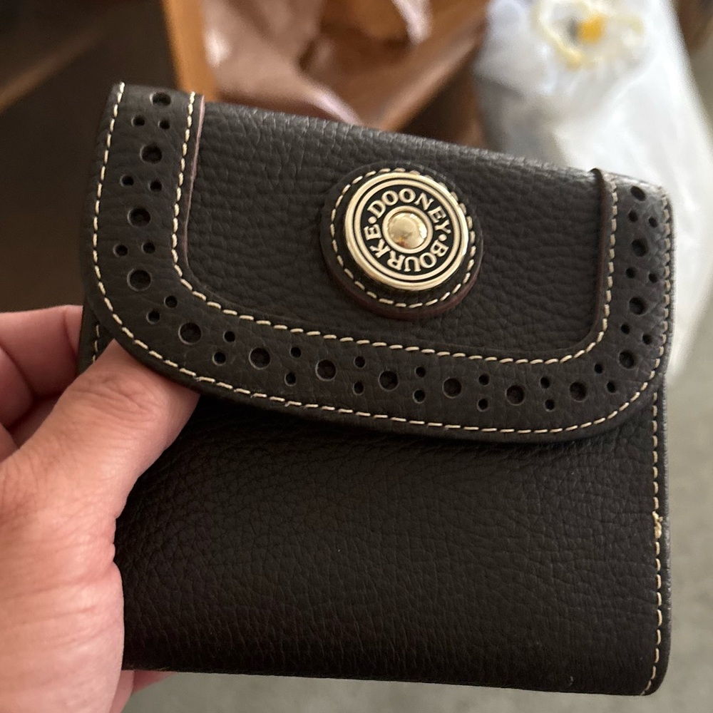 Dooney and Bourke Vintage Leather wallet dark brown NWOT in box